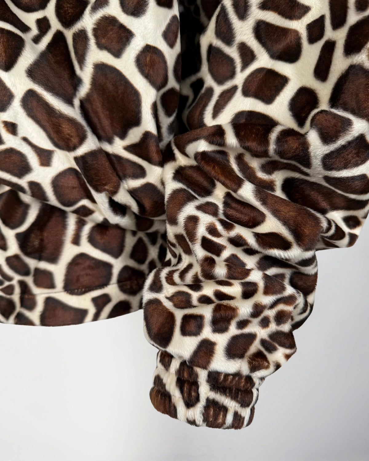 2-teiliges Damen-Set: Savannah Giraffe – Jacke + Shorts