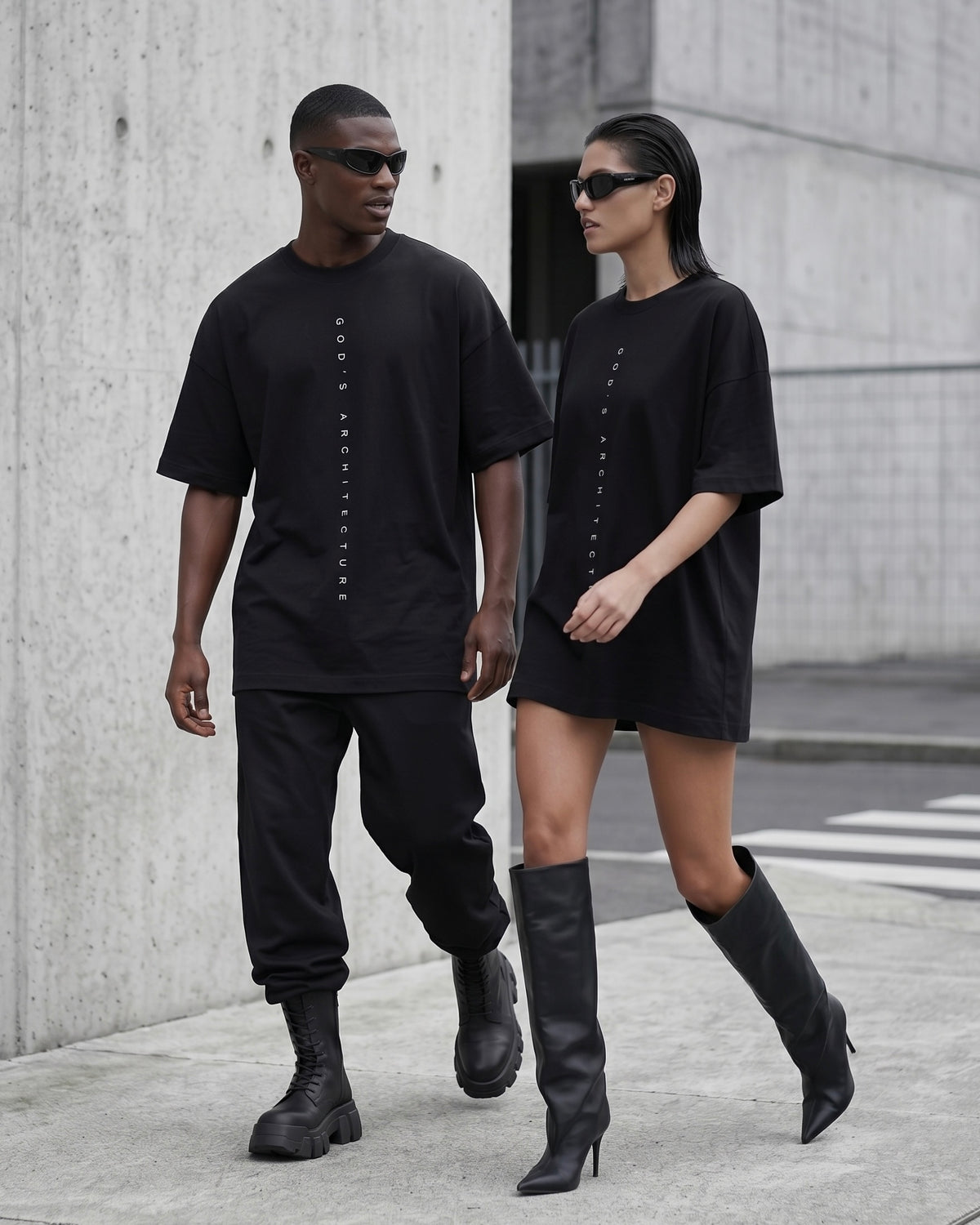 CAMISETA LA ARQUITECTURA DE DIOS – NEGRO