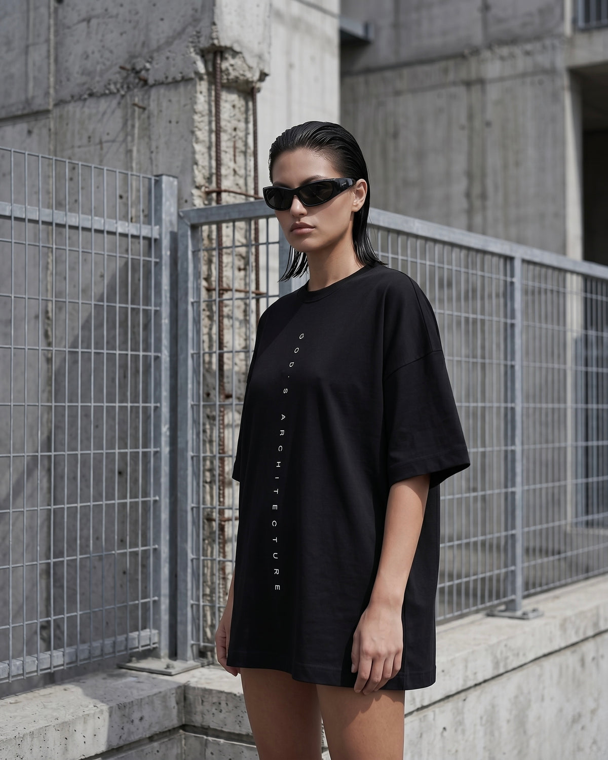 CAMISETA LA ARQUITECTURA DE DIOS – NEGRO