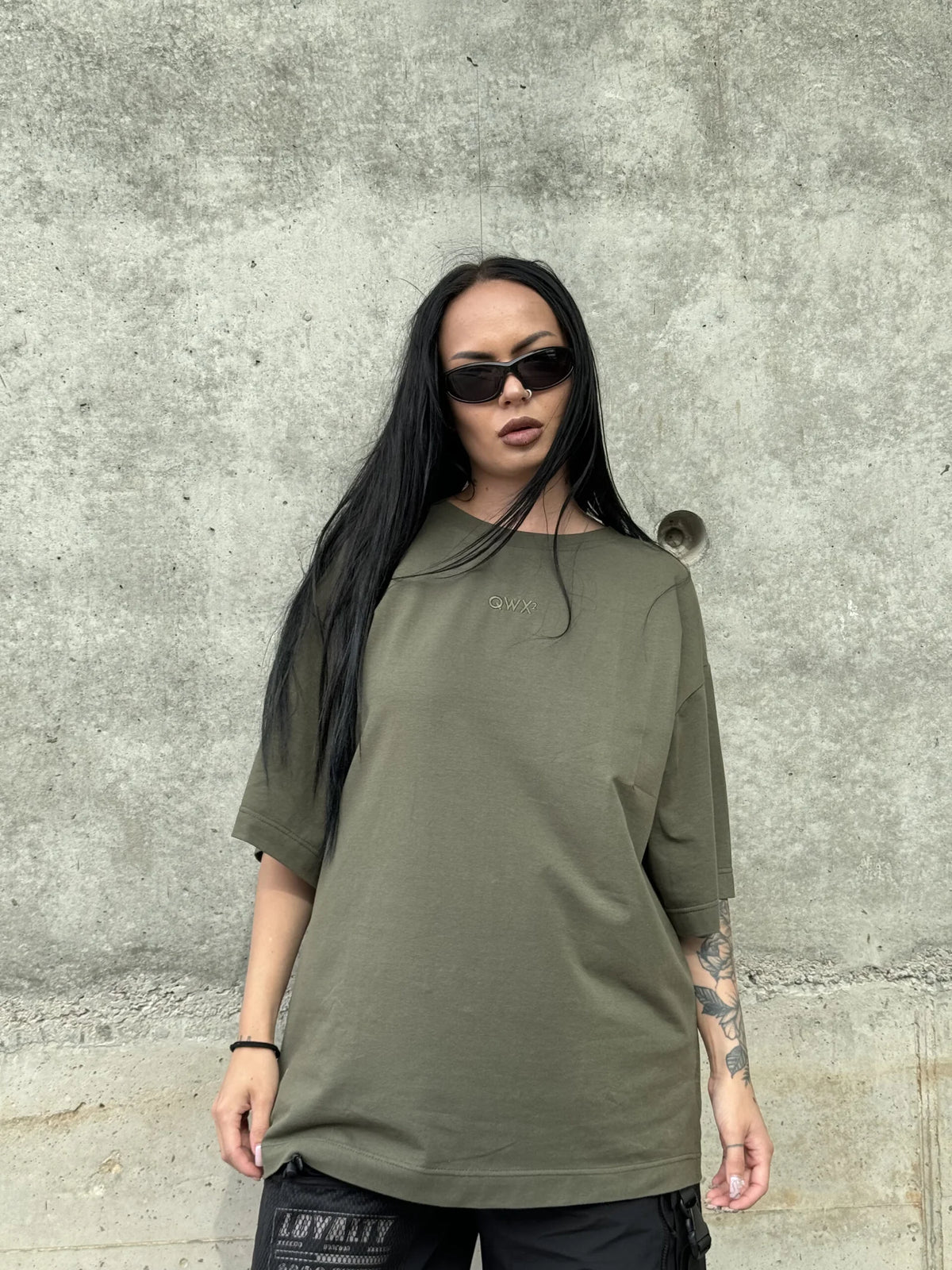 Camiseta Bordada Verde Caqui
