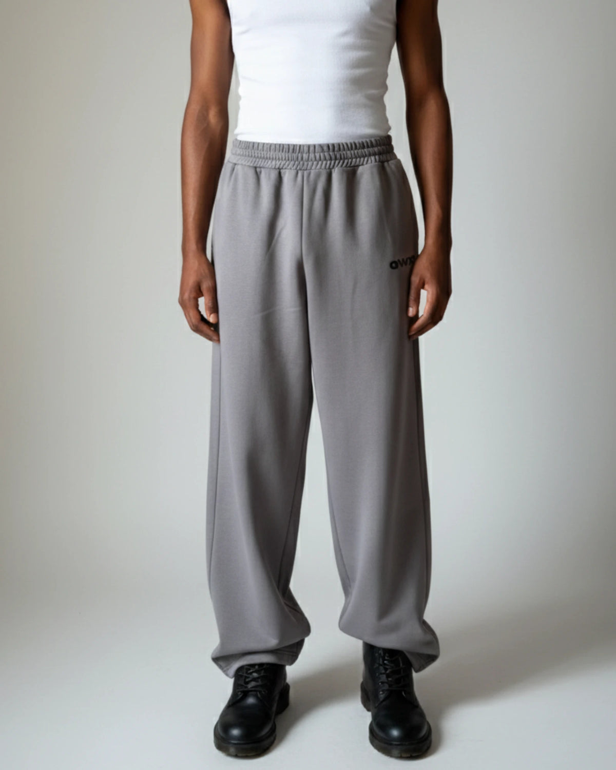 Pantalones deportivos de pierna ancha gris urbano