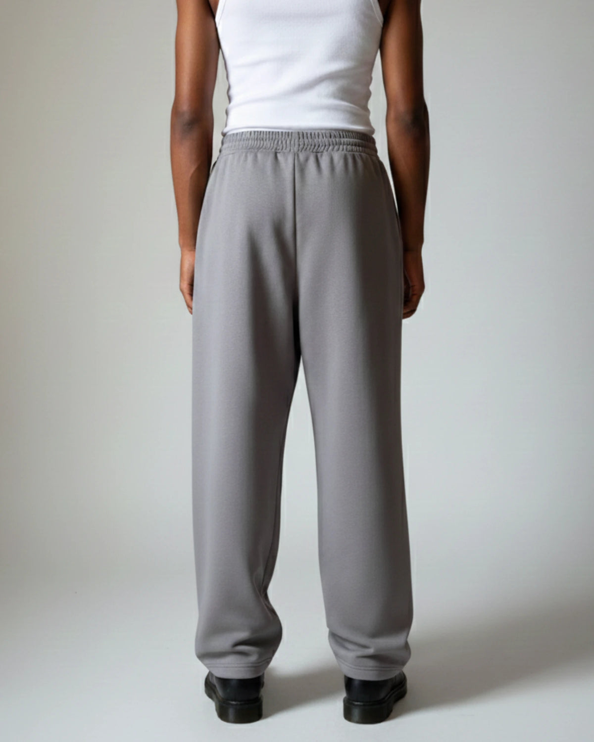 Pantalones deportivos de pierna ancha gris urbano